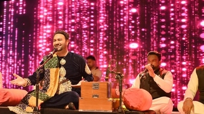 Lakhwinder Wadali at a concert in Lucknow Lakhwinder Wadali at a concert in Lucknow