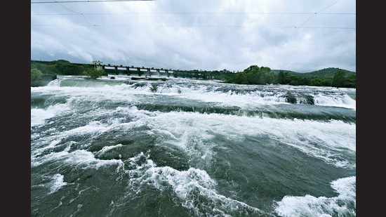 From July 15 onwards dam catchment areas in Pune district are receiving moderate to heavy and occasionally intense rainfall. (HT PHOTO)