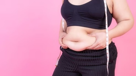Sugar cravings, menstrual irregularity and belly fat happens due to high insulin in the body. (Freepik)