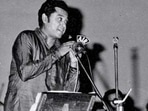 Kishore Kumar, pictured here during a performance with the late Lata Mangeshkar, also penned lyrics for film songs like Jhumroo, Door Gagan Ki Chhaon Mein, Door Ka Rahi and many more. (File Photo) Kishore Kumar, pictured here during a performance with the late Lata Mangeshkar, also penned lyrics for film songs like Jhumroo, Door Gagan Ki Chhaon Mein, Door Ka Rahi and many more. (File Photo)