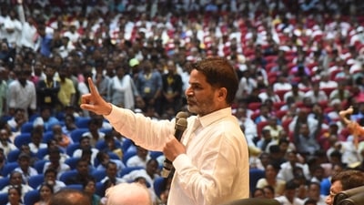 Jan Suraj chief Prashant Kishore addressed a gathering during the state-level meeting (File photo/ Hindustan Times)