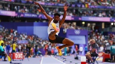 Jeswin Aldrin of India in action (REUTERS)