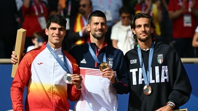 Novak Djokovic beat Carlos Alcaraz 7-6 (3), 7-6 (2) in the men’s tennis singles final at the 2024 Games. (AFP) Novak Djokovic beat Carlos Alcaraz 7-6 (3), 7-6 (2) in the men’s tennis singles final at the 2024 Games. (AFP)