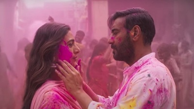 Tabu and Ajay Devgn in Auron Mein Kaha Dum Tha