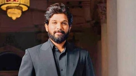 Allu Arjun pledged the donation amount of <span class='webrupee'>?</span>25 Lakh to Wayanad relief work.