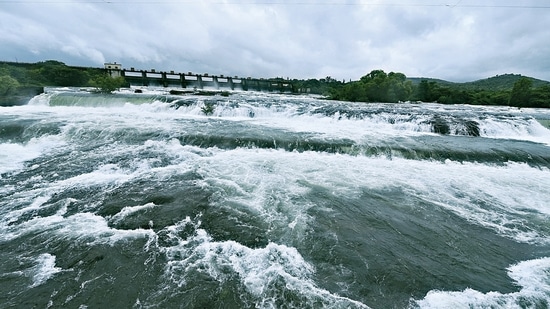 More ten thousand million cubic feet of water has been released from the Khadakwasla, Panshet and Warasgaon dams (HT PHOTO)