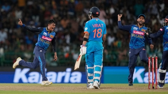 India vs Sri Lanka Live Score 2nd ODI, IND vs SL: Vandersay's four-fer puts IND on backfoot