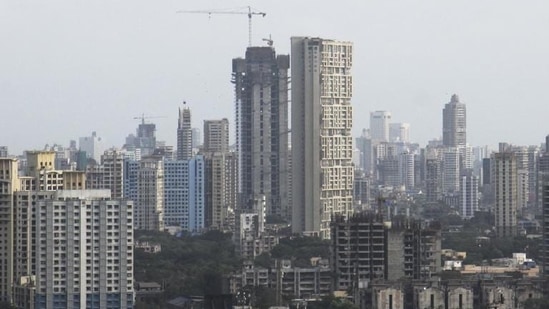 MahaRERA has made it mandatory for real estate developers to mention the delivery date of amenities and the occupation certificate in the agreement for sale.(HT File / Representative Photo)