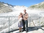 The image shows a picture a man took in front of Rhone Glacier in Switzerland 15 years ago. (X/@misterduncan)