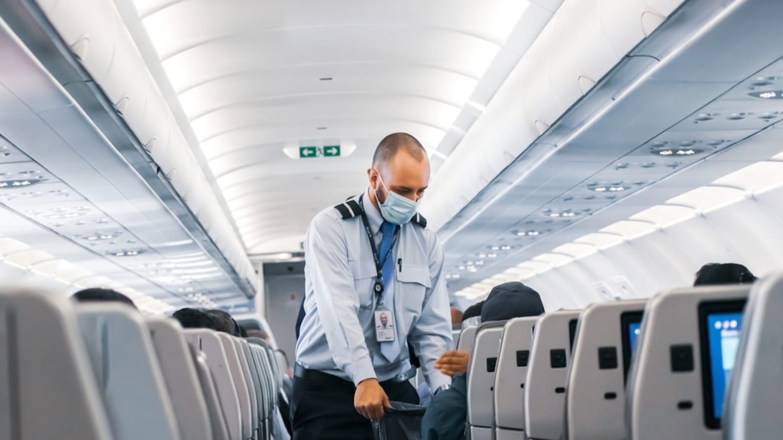 Lice outbreak forces emergency landing of New York-bound American Airlines flight