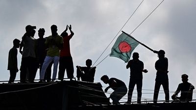 Anti-government protestors celebrate in Shahbag near Dhaka university area in Dhaka on August 5, 2024. (AFP) Anti-government protestors celebrate in Shahbag near Dhaka university area in Dhaka on August 5, 2024. (AFP)