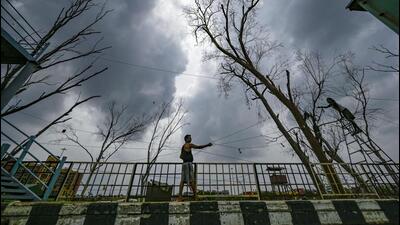 Clouds hover over Delhi on Monday. (Raj K Raj/HT Photo) Clouds hover over Delhi on Monday. (Raj K Raj/HT Photo)