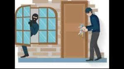 In the complaint, Aditya stated that he had been sleeping when he suddenly opened his eyes to find a boy attempting to steal articles from his room. (iStock)