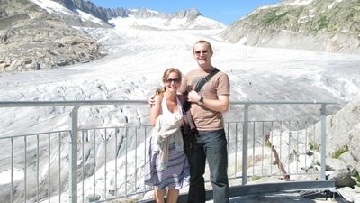 The image shows a picture a man took in front of Rhone Glacier in Switzerland 15 years ago. (X/@misterduncan) The image shows a picture a man took in front of Rhone Glacier in Switzerland 15 years ago. (X/@misterduncan)