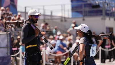 Maheshwari Chauhan of India and Anant Jeet Singh Naruka of India during match (REUTERS)