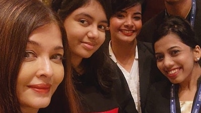 Aishwarya Rai and Aaradhya Bachchan's picture with airport staff was shared on Instagram recently. Aishwarya Rai and Aaradhya Bachchan's picture with airport staff was shared on Instagram recently.