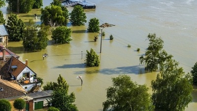 Flood hits Fort Myers Beach as storm Debby moves closer to the Florida land. Flood hits Fort Myers Beach as storm Debby moves closer to the Florida land.