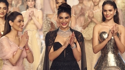 Isha Jajodia takes the final bow with Jacqeueline at Hyundai India Couture Week 2024.