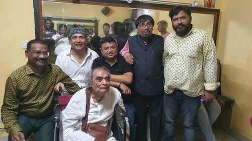 Vimal Chaudhary, Wamiq Khan, Anil Agarwal, Sarvesh Asthana and Sanjay Singh with Santosh Anand