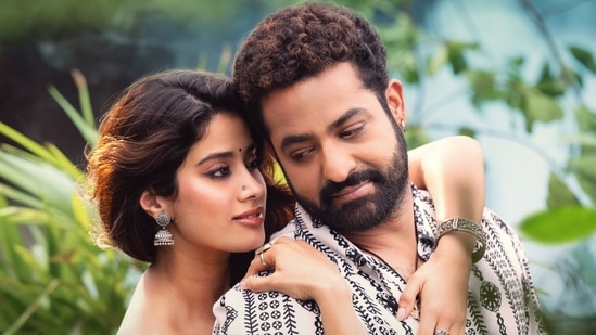 Chuttamalle shows the softer side of Jr NTR as he dances with Janhvi Kapoor.