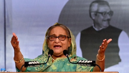 Thousands of Bangladeshi protesters stormed the palace of Prime Minister Sheikh Hasina in Dhaka on August 5, 2024, as she had fled after mass demonstrations demanding that she quit.(AFP)