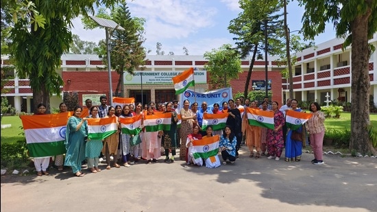 GCE Sector 20 staff during the Har Ghar Tiranga campaign. (HT Photo)