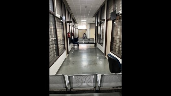 The spot where retired AIG Malvinder Singh Sidhu shot his son-in-law Harprit Singh dead at District Courts, Chandigarh. (HT Photo)