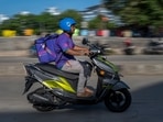 Zepto plans to cover relocation costs for employees, expecting to save on rent in the process.(Satish Bate/HT PHOTO) Zepto plans to cover relocation costs for employees, expecting to save on rent in the process.(Satish Bate/HT PHOTO)