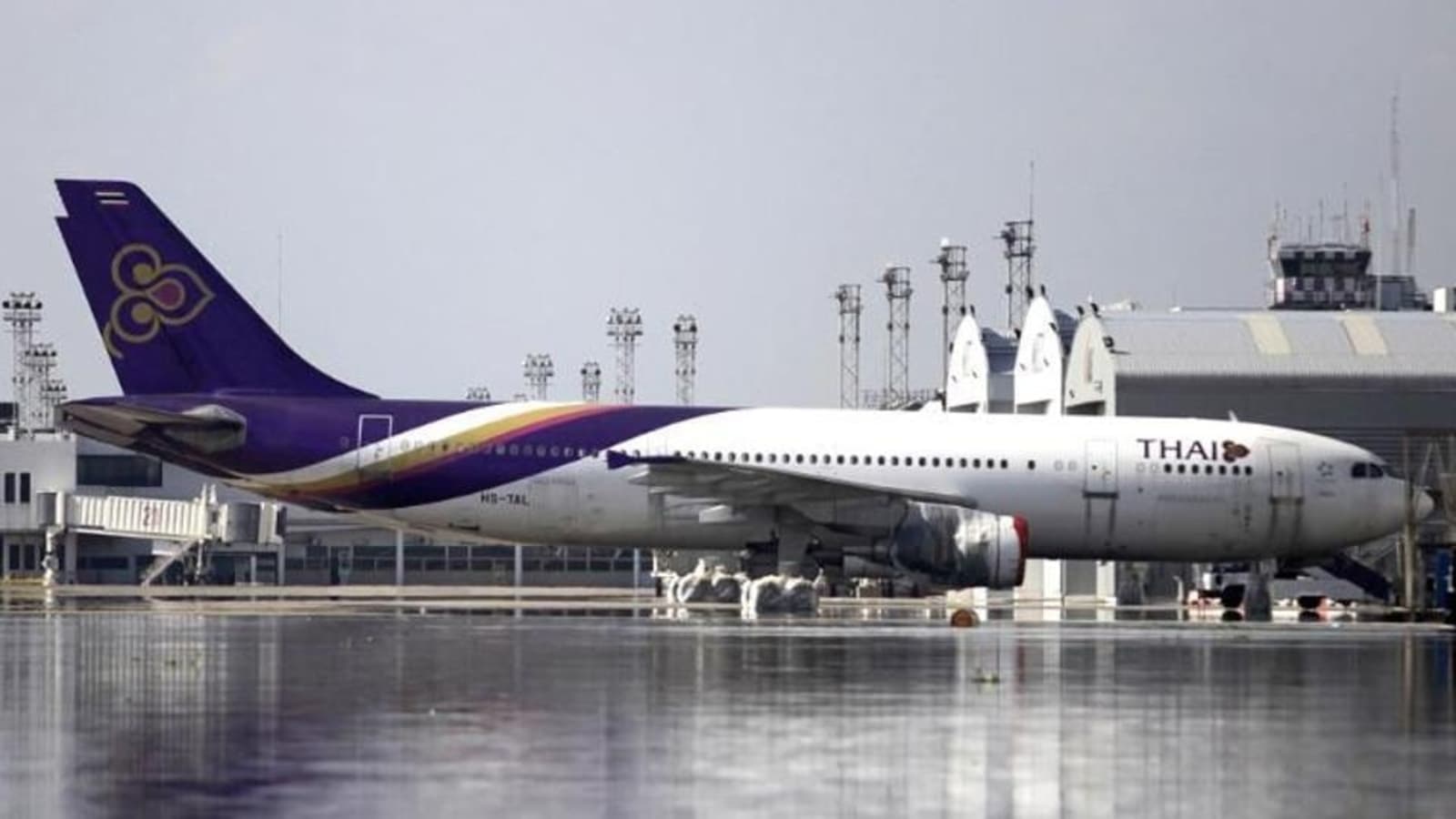 Thai Airways passengers suffer panic attack, gasp for air after AC malfunctions: ‘Like torture’