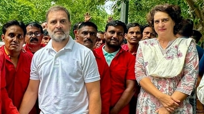 A group of porters (Coolie) during a meeting with Leader of Opposition in Lok Sabha Rahul Gandhi and Congress General Secretary Priyanka Gandhi Vadra, in New Delhi. (ANI file photo) A group of porters (Coolie) during a meeting with Leader of Opposition in Lok Sabha Rahul Gandhi and Congress General Secretary Priyanka Gandhi Vadra, in New Delhi. (ANI file photo)