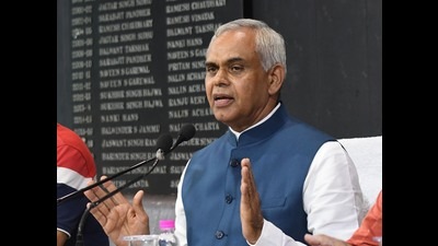 During a programme at the Chandigarh Press Club on Tuesday, Gujarat governor Acharya Devvrat humorously addressed concerns about drug trafficking from Gujarat and blamed Punjab’s borders, quipping that the real issue lies with the “weak borders” of the state. (HT Photo)