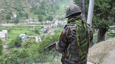 The J&K Police said there could be 3-4 terrorists. (HT file)