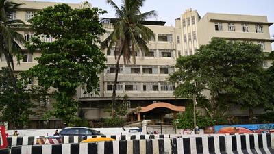 Mumbai, India - March 30, 2023: An outside view of Savitribai Phule Girls Hostel, at Charni Road, in Mumbai, India, on Thursday, March 30, 2023. (Photo by Anshuman Poyrekar/ Hindustan Times) (Anshuman Poyrekar/HT PHOTO) Mumbai, India - March 30, 2023: An outside view of Savitribai Phule Girls Hostel, at Charni Road, in Mumbai, India, on Thursday, March 30, 2023. (Photo by Anshuman Poyrekar/ Hindustan Times) (Anshuman Poyrekar/HT PHOTO)