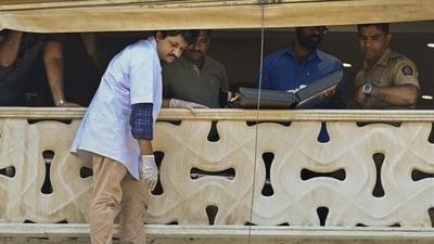 Mumbai: Mumbai Police and Forensic team officials at actor Salman Khan's residence at Bandra after two motorbike-borne unidentified persons opened fire outside his residence, in Mumbai, Sunday, April 14, 2024. The two persons fired four rounds outside the Galaxy Apartments, where the actor resides, at around 5 am and fled from the spot, the police official said. (PTI Photo) (PTI04_14_2024_000041B) (PTI) Mumbai: Mumbai Police and Forensic team officials at actor Salman Khan's residence at Bandra after two motorbike-borne unidentified persons opened fire outside his residence, in Mumbai, Sunday, April 14, 2024. The two persons fired four rounds outside the Galaxy Apartments, where the actor resides, at around 5 am and fled from the spot, the police official said. (PTI Photo) (PTI04_14_2024_000041B) (PTI)