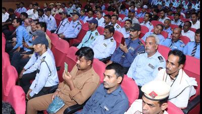 Police confirmed that WhatsApp groups will be created by beat officers, and security guards working in respective areas will join these groups for quick information sharing. (HT Photo) Police confirmed that WhatsApp groups will be created by beat officers, and security guards working in respective areas will join these groups for quick information sharing. (HT Photo)