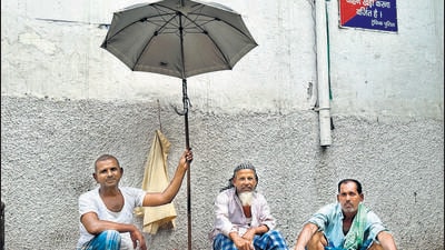 Rameshwar Thakur and his friends. (HT Photo)
