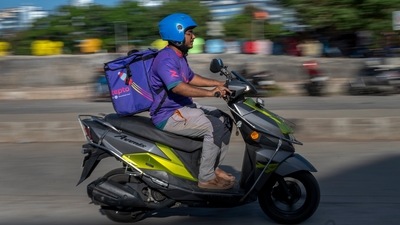 Zepto plans to cover relocation costs for employees, expecting to save on rent in the process. (Satish Bate/HT PHOTO) Zepto plans to cover relocation costs for employees, expecting to save on rent in the process. (Satish Bate/HT PHOTO)