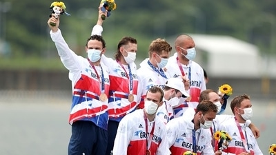 eam Great Britain pose with their bronze medals during the medal ceremony for the Men's Eight Final. (Getty) eam Great Britain pose with their bronze medals during the medal ceremony for the Men's Eight Final. (Getty)