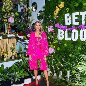 Lively chose a vibrant all-pink ensemble consisting of an embroidered jacket by the Indian designer and label Péro Lively chose a vibrant all-pink ensemble consisting of an embroidered jacket by the Indian designer and label Péro