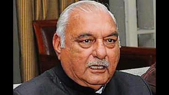 Former Haryana chief minister Bhupinder Singh Hooda on Tuesday slammed the BJP government in the state for making baseless announcements which cannot be implemented on the ground. Hooda said the announcement of giving minimum support price (MSP) on all crops is one such announcement. (HT File)