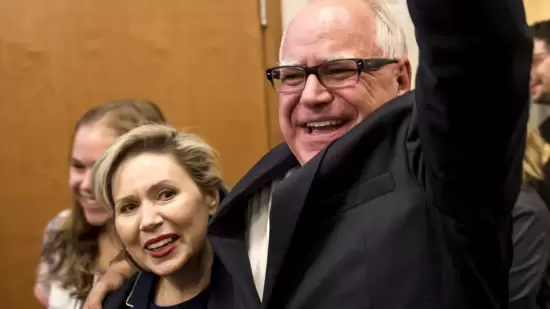 Gwen Walz ( Tim Walz's Wife ) Bio, Age, Minnesota's First Lady, Wiki ...