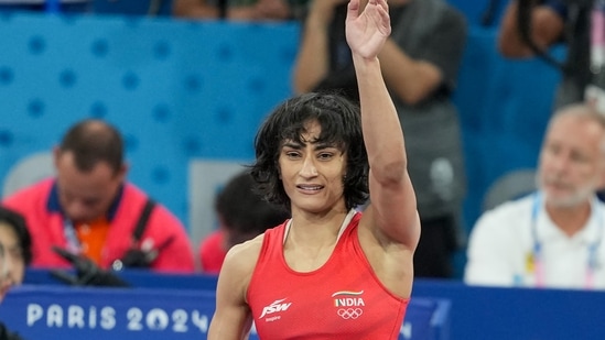 Paris Olympics 2024, Day 11 Highlights: Vinesh Phogat started the day by doing the impossible and ended it by breaking an Olympic glass ceiling for Indian women. 