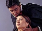 Kareena Kapoor and Abhishek Bachchan made their acting debuts together with Refugee. Kareena Kapoor and Abhishek Bachchan made their acting debuts together with Refugee.