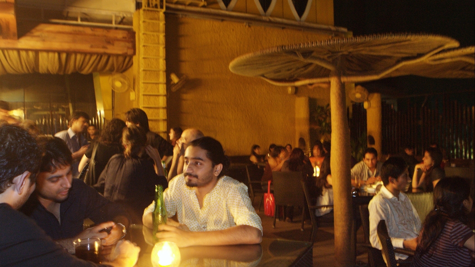 Bengaluru eateries and bars to be open till 1 am, government issues orders