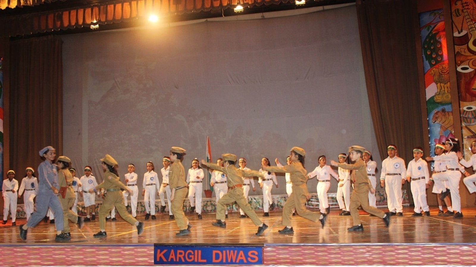 A vibrant tribute to Kargil war heroes on 25th Vijay Diwas