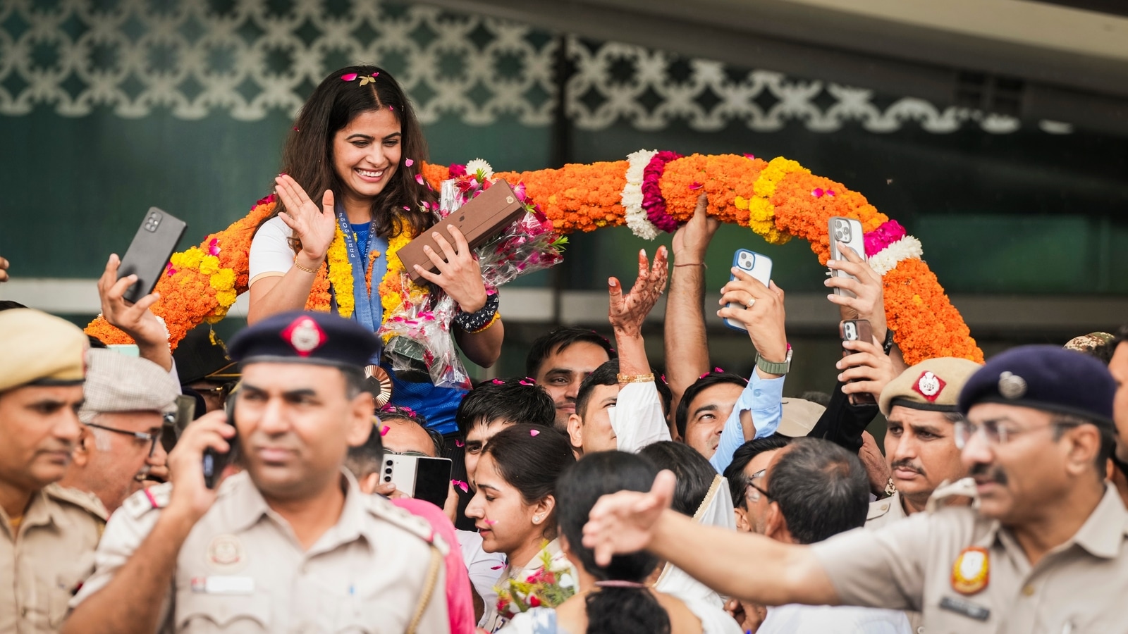 History-making Manu Bhaker receives rapturous reception at Delhi airport; media reactions unmissable