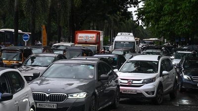 Mumbai, India - Aug 06, 2024: Heavy traffic jams in Bandra-Kurla Complex (BKC) during peak hours due to Metro work and the closure of the Sion Railway Over Bridge (ROB in Mumbai, India.06, 2024. (Photo by Raju Shinde/ Hindustan Times) (Hindustan Times) Mumbai, India - Aug 06, 2024: Heavy traffic jams in Bandra-Kurla Complex (BKC) during peak hours due to Metro work and the closure of the Sion Railway Over Bridge (ROB in Mumbai, India.06, 2024. (Photo by Raju Shinde/ Hindustan Times) (Hindustan Times)
