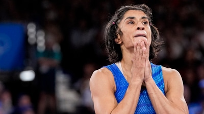 Paris Olympics 2024 Live Updates Day 12: Vinesh Phogat's disqualification has sent shock waves around the country. (PTI) Paris Olympics 2024 Live Updates Day 12: Vinesh Phogat's disqualification has sent shock waves around the country. (PTI)