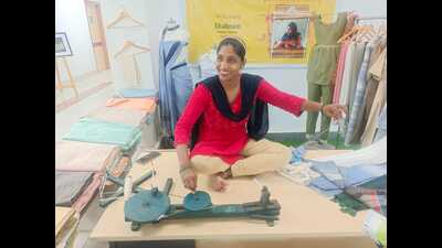 Shabnam Bano, weaver from Barabanki shows off her loom and technique, and the modern outfits and fabrics she has created, following in her grandfather’s footsteps after his demise. (Sourced) Shabnam Bano, weaver from Barabanki shows off her loom and technique, and the modern outfits and fabrics she has created, following in her grandfather’s footsteps after his demise. (Sourced)