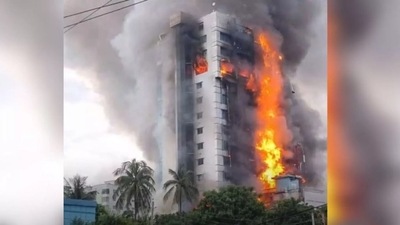 At least 24 people, including an Indonesian national, were burnt alive by a mob in Bangladesh at a starred hotel owned by a leader of Awami League party. (@theglobal202)